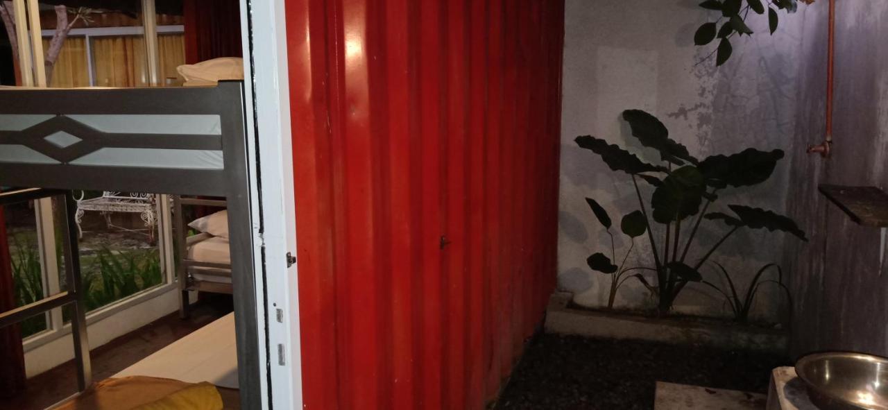 מלון Uluwatu Kubu Container מראה חיצוני תמונה